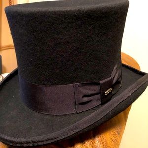 Merchandise headwear